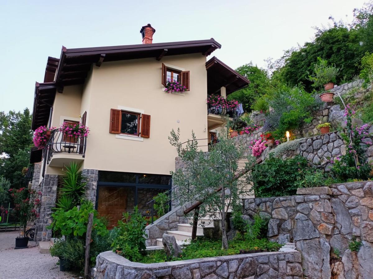 Apartments Sandra Lovran Exterior photo